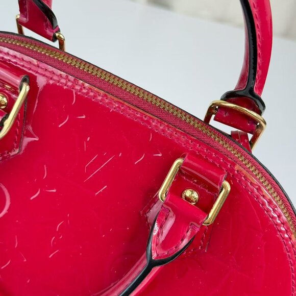 Louis Vuitton Vernis Red Alma BB Shoulder Bag With Classic Monogram Pattern - Picture 8 of 10